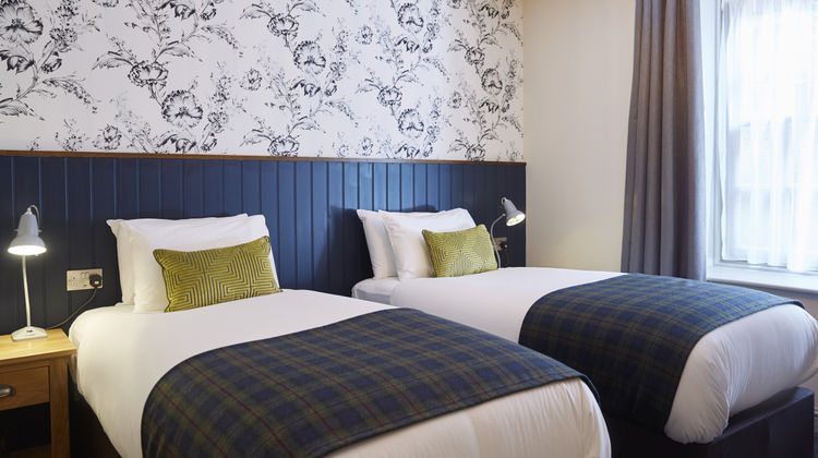 New Inn Hotel Room