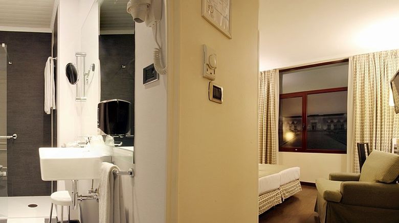 <b>Conde Duque Hotel Room</b>. Images powered by <a href="https://www.leonardoworldwide.com/" title="Leonardo Worldwide" target="_blank">Leonardo</a>.