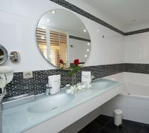 Auberge de Cassagne Spa Room