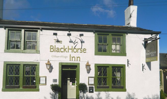 The Black Horse Inn Exterior
