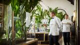 <b>Four Seasons Hotel at The Surf Club Restaurant</b>. Images powered by <a href="https://www.leonardoworldwide.com/" title="Leonardo Worldwide" target="_blank">Leonardo</a>.
