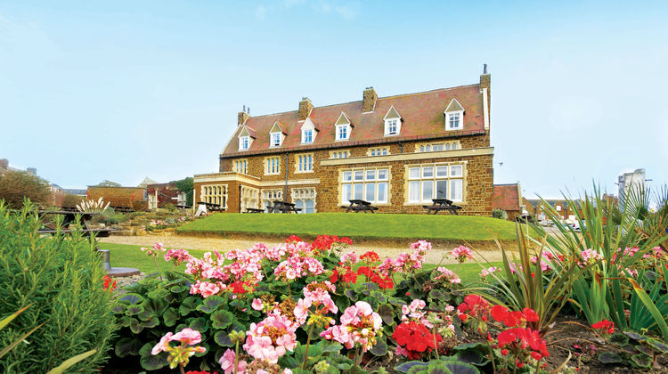 Golden Lion Hotel Exterior