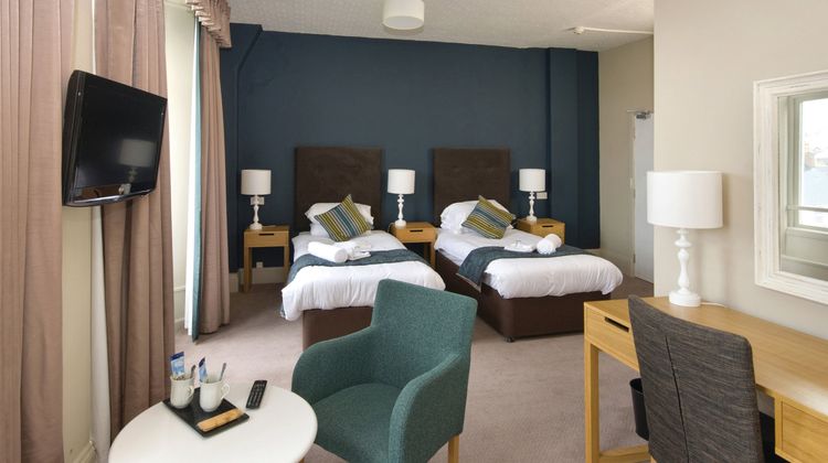 Golden Lion Hotel Room