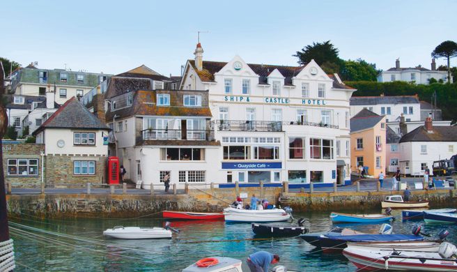 The Ship & Castle Hotel Exterior