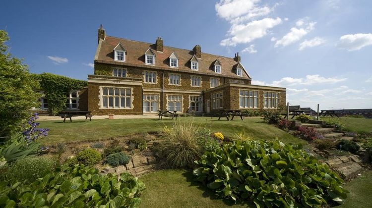 Golden Lion Hotel Exterior