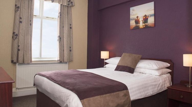 Golden Lion Hotel Room