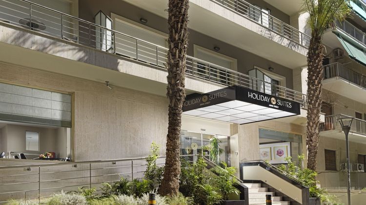 Holiday Suites Exterior