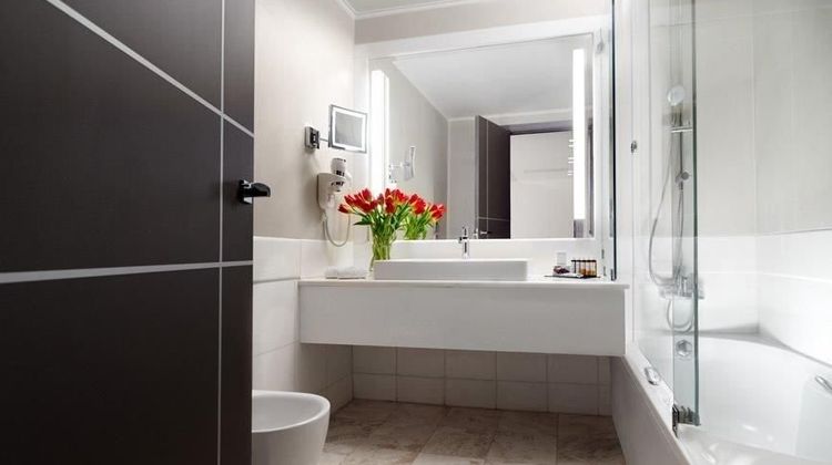 Holiday Suites Room