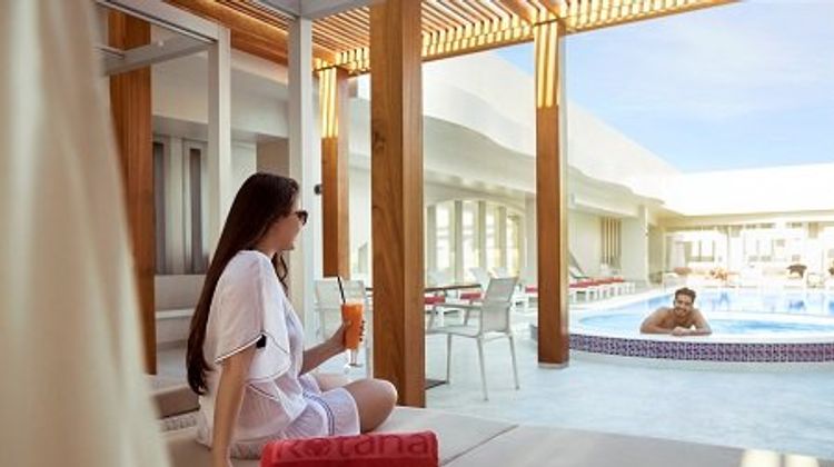 Al Maha Arjaan by Rotana Pool