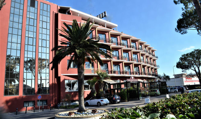 Park Hotel Exterior