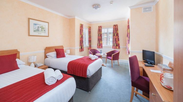 Golden Lion Hotel Room