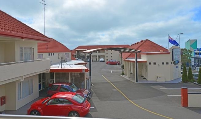 Brougham Heights Motel & Apartments Exterior
