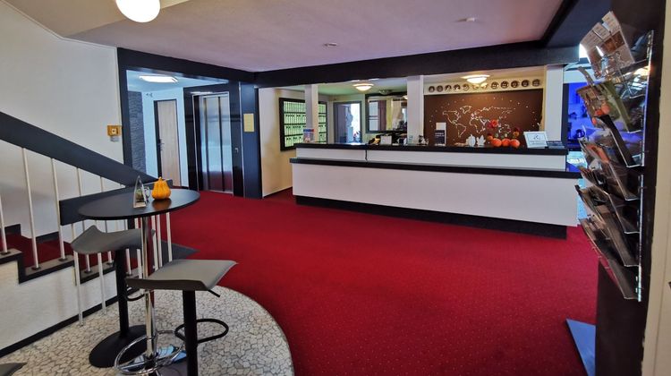 Hotel Grille Lobby