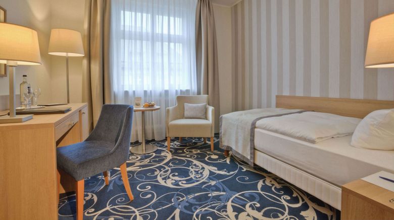 <b>Schlosshotel Karlsruhe Room</b>. Images powered by <a href="https://www.leonardoworldwide.com/" title="Leonardo Worldwide" target="_blank">Leonardo</a>.