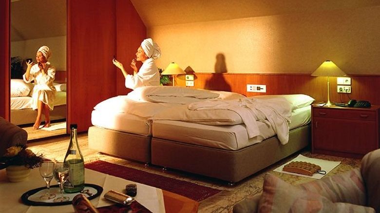 <b>Harheimer Hof Hotel Room</b>. Images powered by <a href="https://www.leonardoworldwide.com/" title="Leonardo Worldwide" target="_blank">Leonardo</a>.