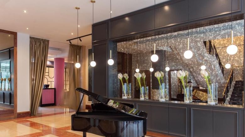 <b>Savoy Hotel Lobby</b>. Images powered by <a href="https://www.leonardoworldwide.com/" title="Leonardo Worldwide" target="_blank">Leonardo</a>.