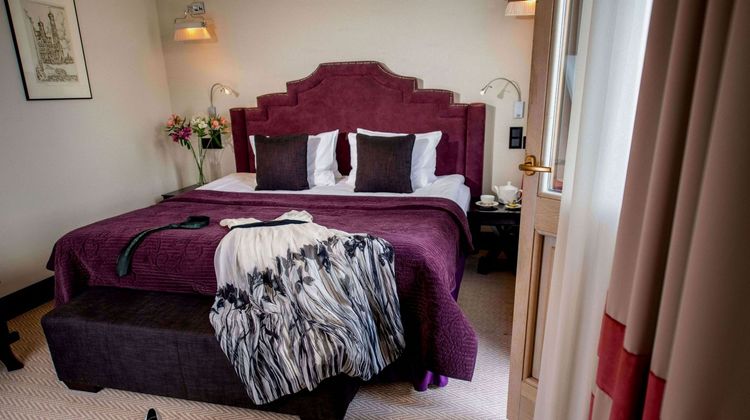 Astoria Hotel Room