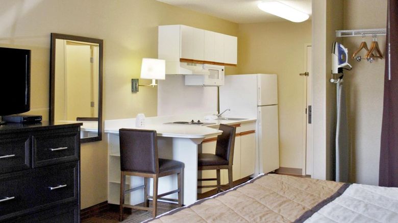 <b>Candlewood Suites Beachwood Room</b>. Images powered by <a href="https://www.leonardoworldwide.com/" title="Leonardo Worldwide" target="_blank">Leonardo</a>.