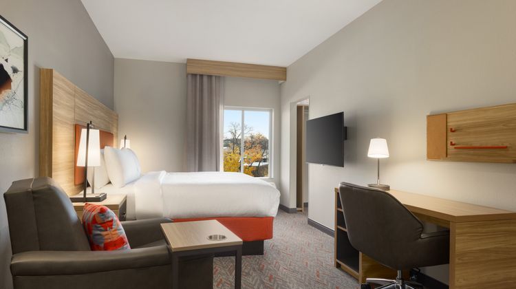 Candlewood Suites Coralville-Iowa City Room