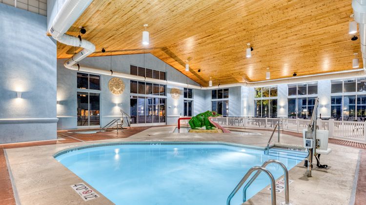 Holiday Inn Express Hotel & Suites East Pool
