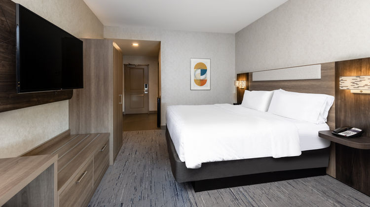 Holiday Inn Express and Suites Missoula Room