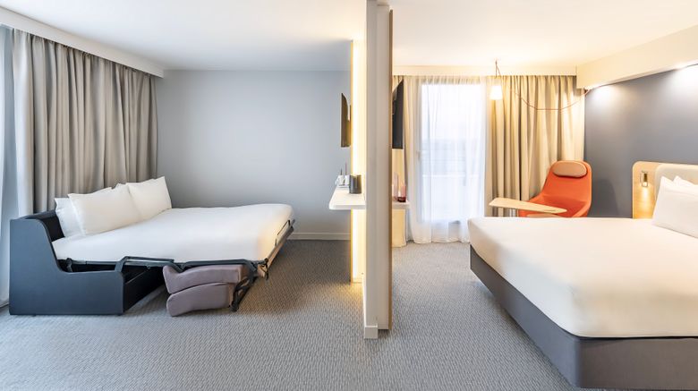 <b>Holiday Inn Exp Poissy Room</b>. Images powered by <a href="https://www.leonardoworldwide.com/" title="Leonardo Worldwide" target="_blank">Leonardo</a>.