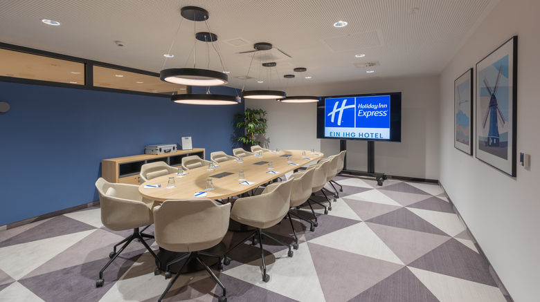<b>Holiday Inn Exp South A7 AS42 Meeting</b>. Images powered by <a href="https://www.leonardoworldwide.com/" title="Leonardo Worldwide" target="_blank">Leonardo</a>.