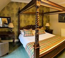 Loch Kinord Hotel Room