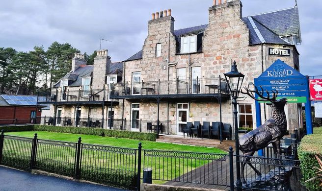Loch Kinord Hotel Exterior
