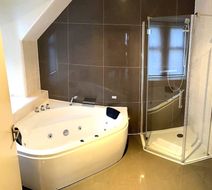Loch Kinord Hotel Room