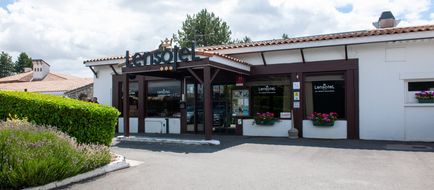 Lensotel Hotel Exterior