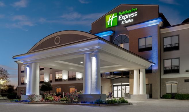 Holiday Inn Express Prattville Exterior