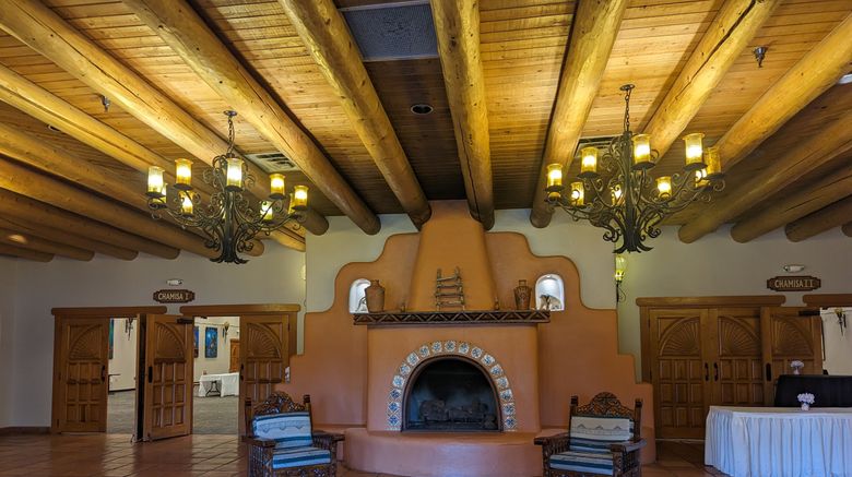 <b>Sagebrush Inn & Conference Center Lobby</b>. Images powered by <a href="https://www.leonardoworldwide.com/" title="Leonardo Worldwide" target="_blank">Leonardo</a>.