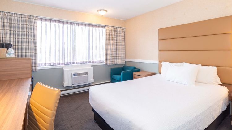 Sandman Inn Cranbrook Room