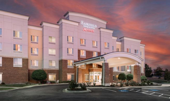Fairfield Inn & Suites Kansas City Exterior