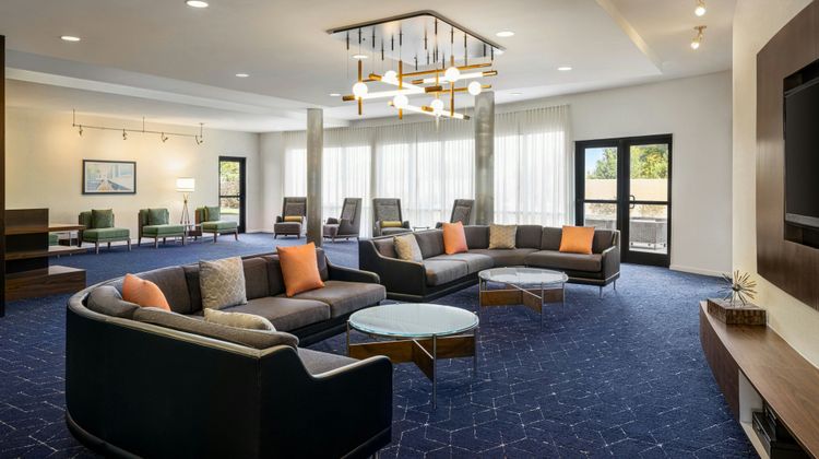 Courtyard Mt Holly Westampton Lobby
