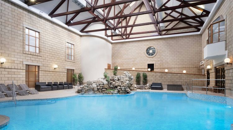 Delta Hotels Tudor Park Country Club Pool