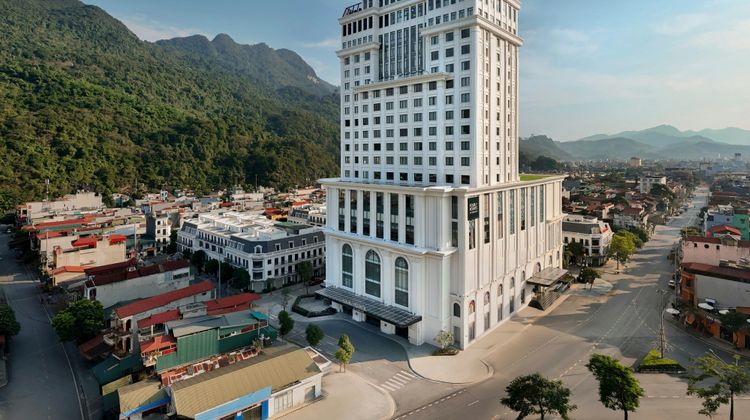 Four Points by Sheraton Ha Giang Exterior