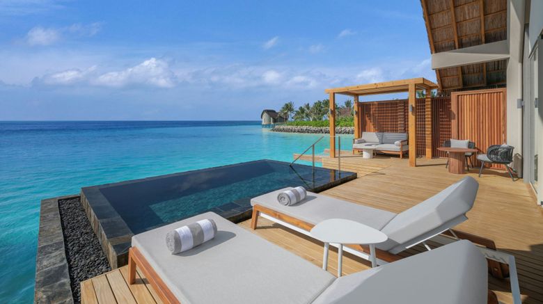 <b>JW Marriott Kaafu Atoll Island Pool</b>. Images powered by <a href="https://www.leonardoworldwide.com/" title="Leonardo Worldwide" target="_blank">Leonardo</a>.