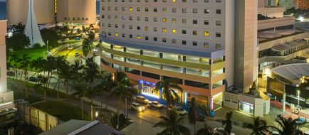 aloft Cancun Exterior