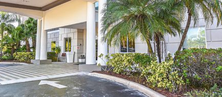 Holiday Inn Express Cocoa Exterior
