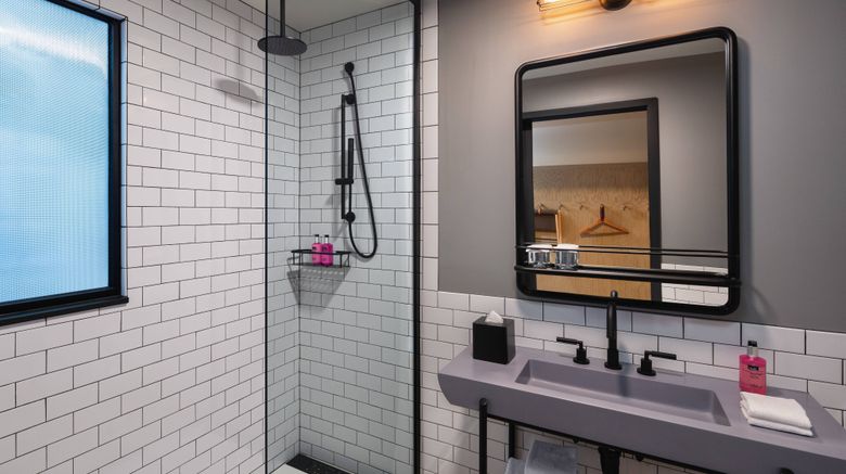 <b>Moxy Minneapolis Downtown Room</b>. Images powered by <a href="https://www.leonardoworldwide.com/" title="Leonardo Worldwide" target="_blank">Leonardo</a>.