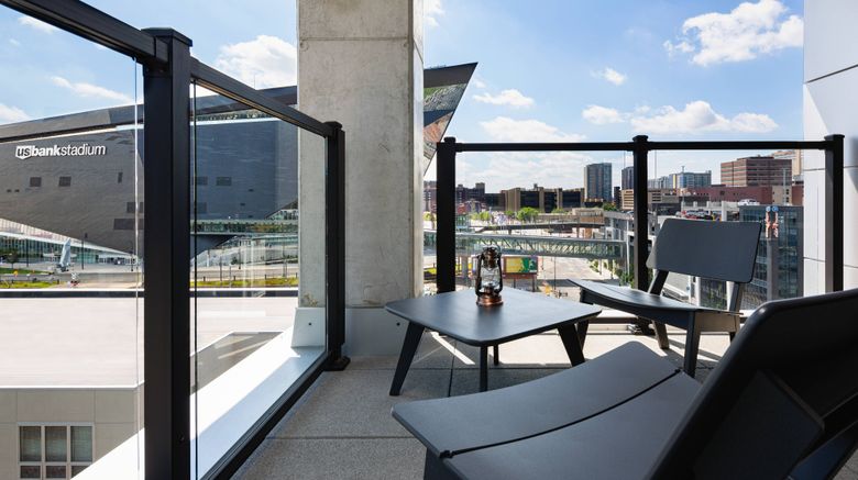 <b>Moxy Minneapolis Downtown Suite</b>. Images powered by <a href="https://www.leonardoworldwide.com/" title="Leonardo Worldwide" target="_blank">Leonardo</a>.