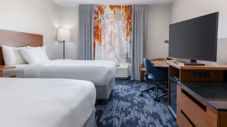 Fairfield Inn & Suites by Marriott Room