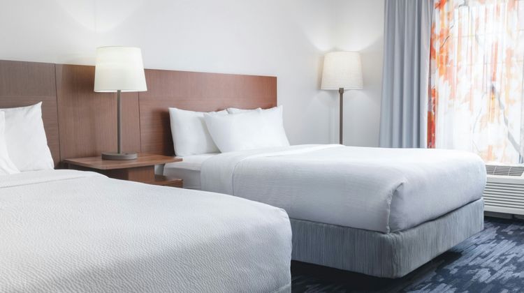 Fairfield Inn & Suites by Marriott Room
