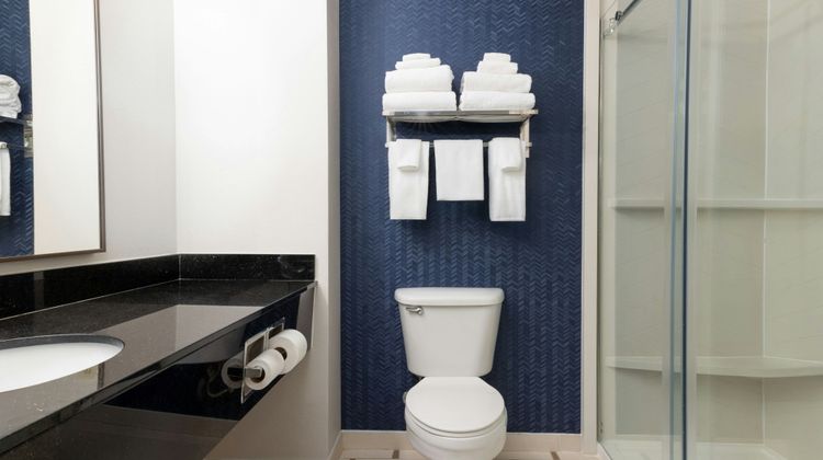 Fairfield Inn & Suites by Marriott Room
