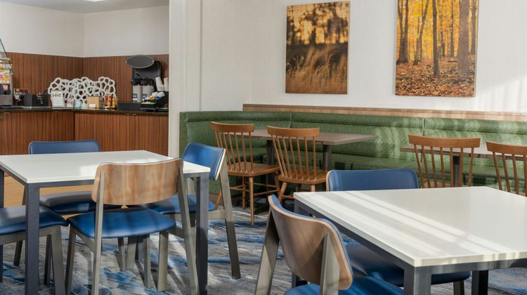 Fairfield Inn & Suites by Marriott Restaurant