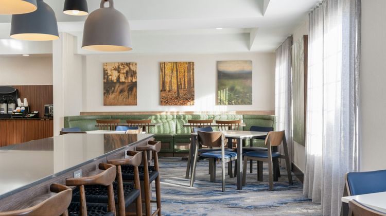 Fairfield Inn & Suites by Marriott Restaurant