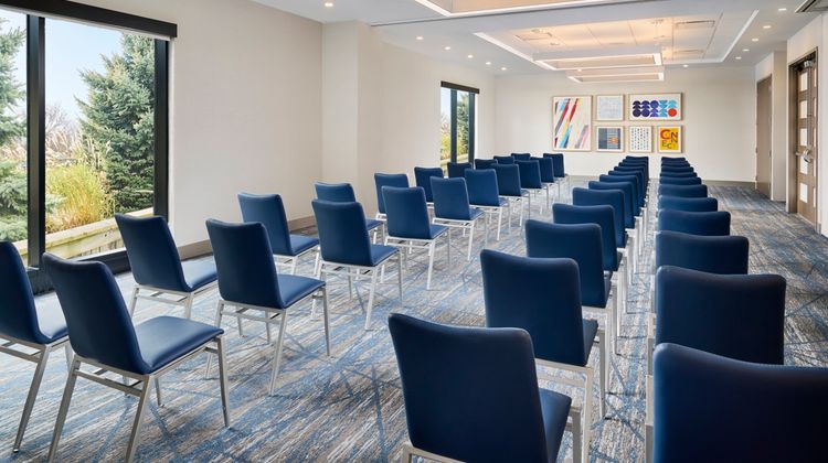 Holiday Inn Express Hamilton-Upper James Meeting