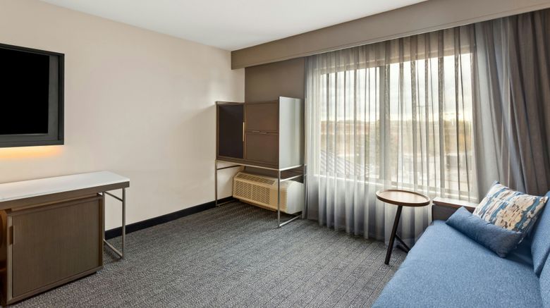 <b>Courtyard Chicago Southeast/Hammond, IN Suite</b>. Images powered by <a href="https://www.leonardoworldwide.com/" title="Leonardo Worldwide" target="_blank">Leonardo</a>.